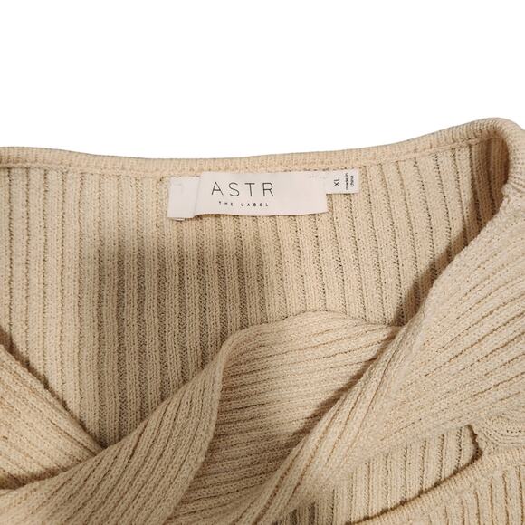ASTR The label long sleeve cable textured knit sweater - Picture 4 of 4